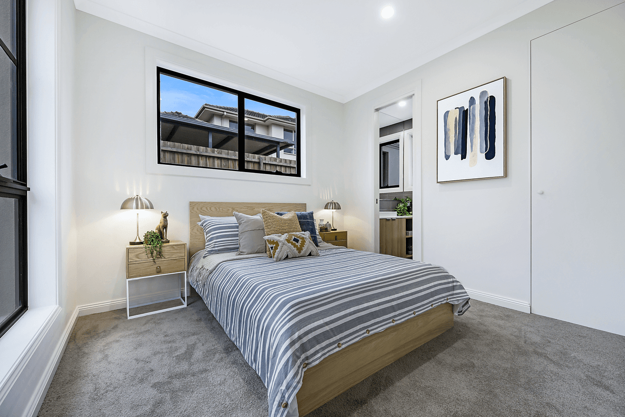 1/3 Adrienne Crescent, MOUNT WAVERLEY, VIC 3149