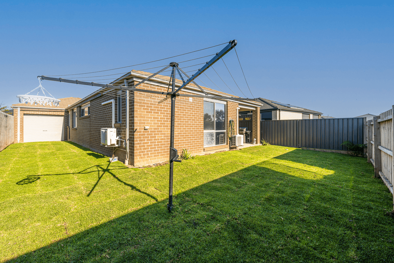 7 Genevieve Circuit, CRANBOURNE EAST, VIC 3977