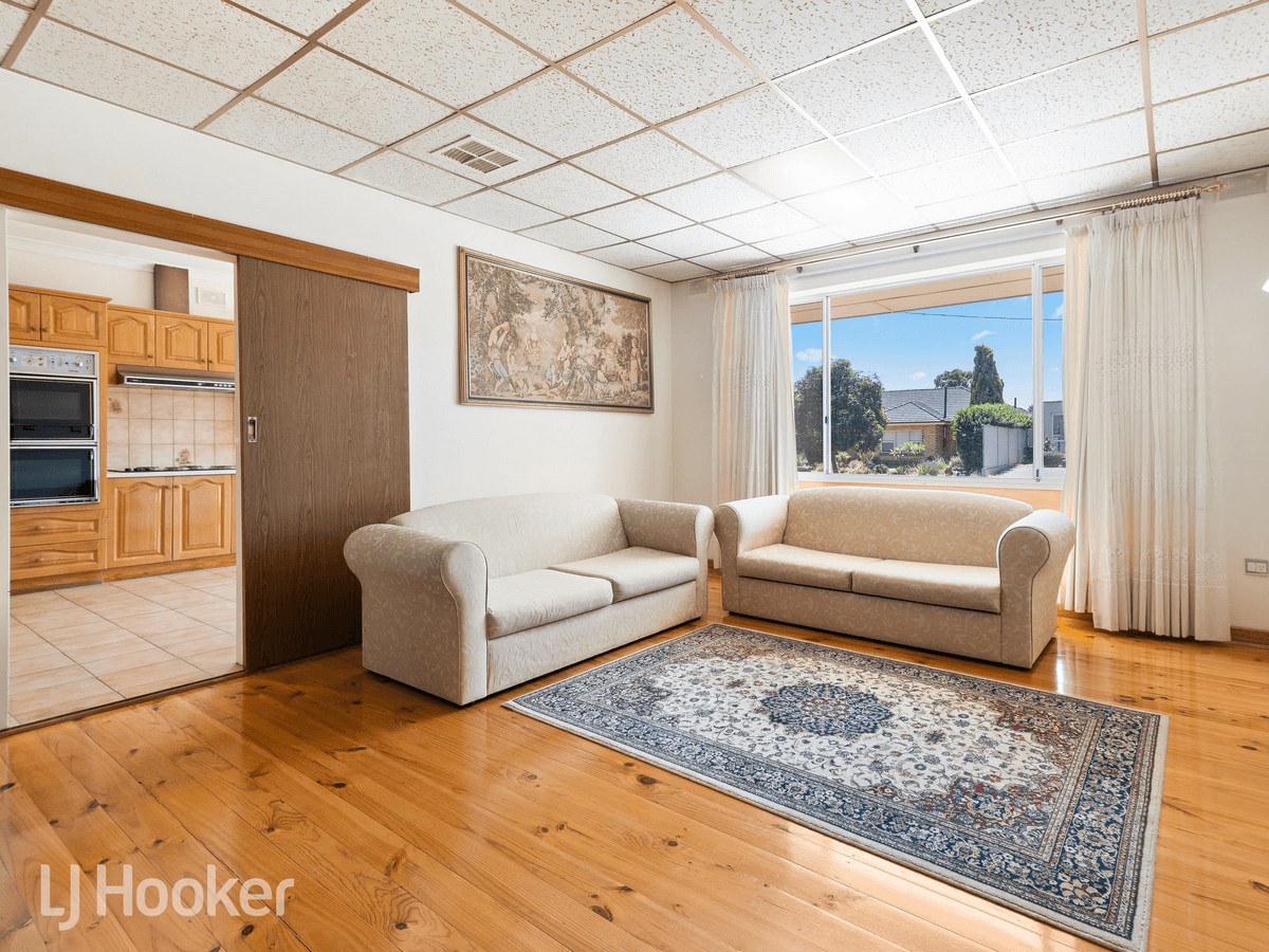 10 Markwick Crescent, CAMPBELLTOWN, SA 5074