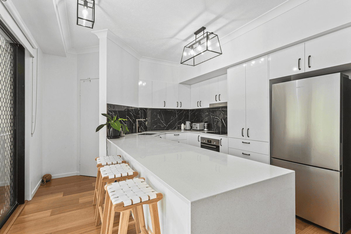 2/5 Ewart Street, Burleigh Heads, QLD 4220