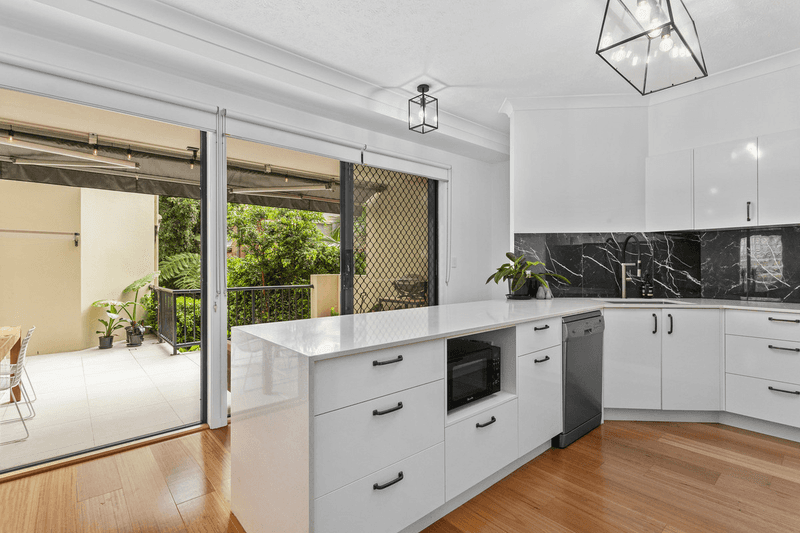 2/5 Ewart Street, Burleigh Heads, QLD 4220