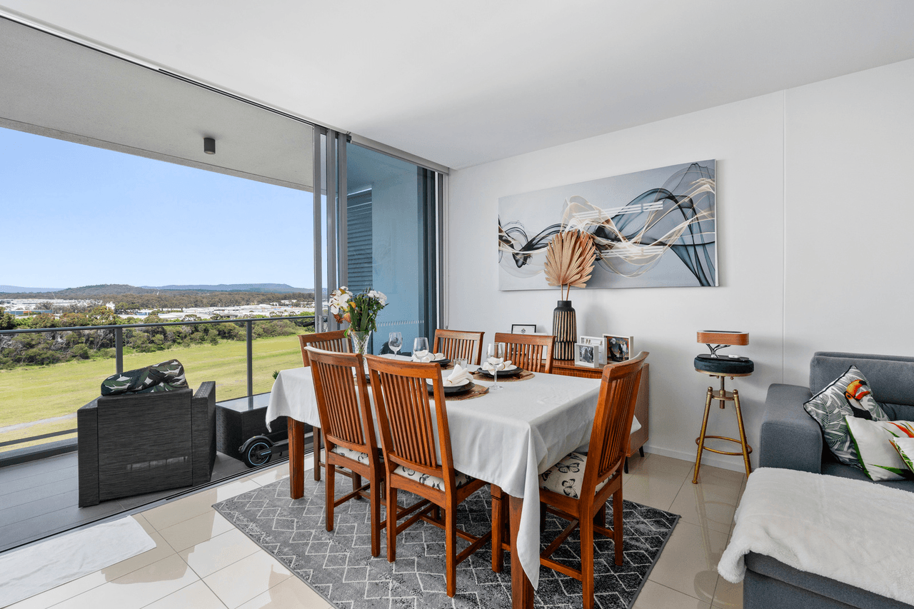 302/15 Compass Drive, BIGGERA WATERS, QLD 4216