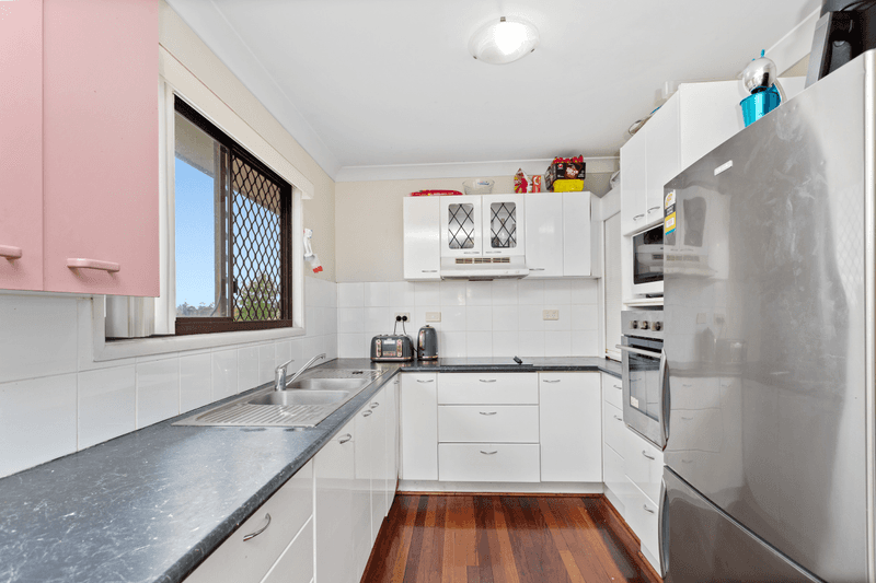 6 Ochna Street, CRESTMEAD, QLD 4132