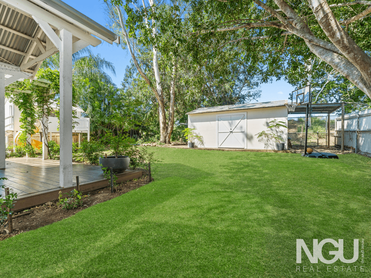 16 Bergins Hill Road, Bundamba, QLD 4304