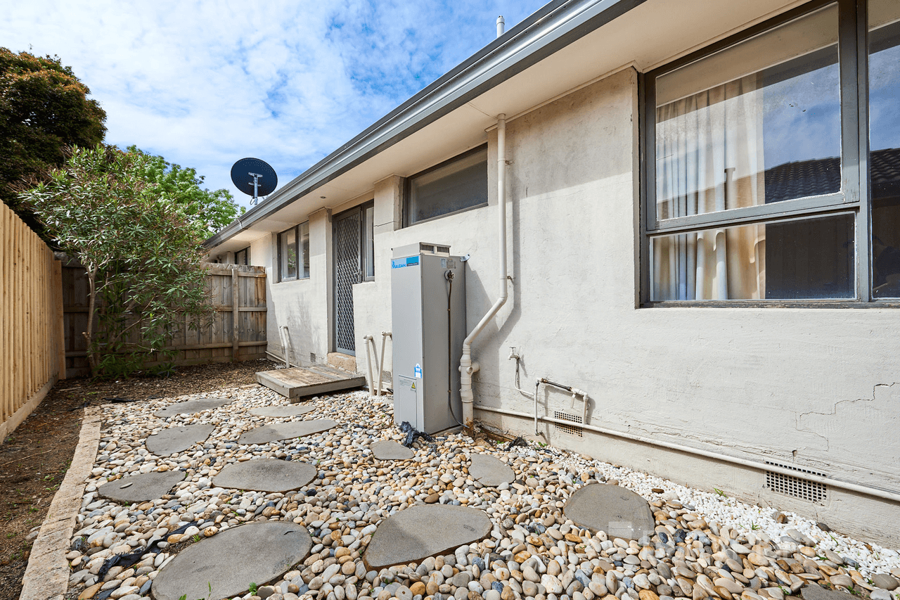 2/54 Oakes Avenue, Clayton South, VIC 3169