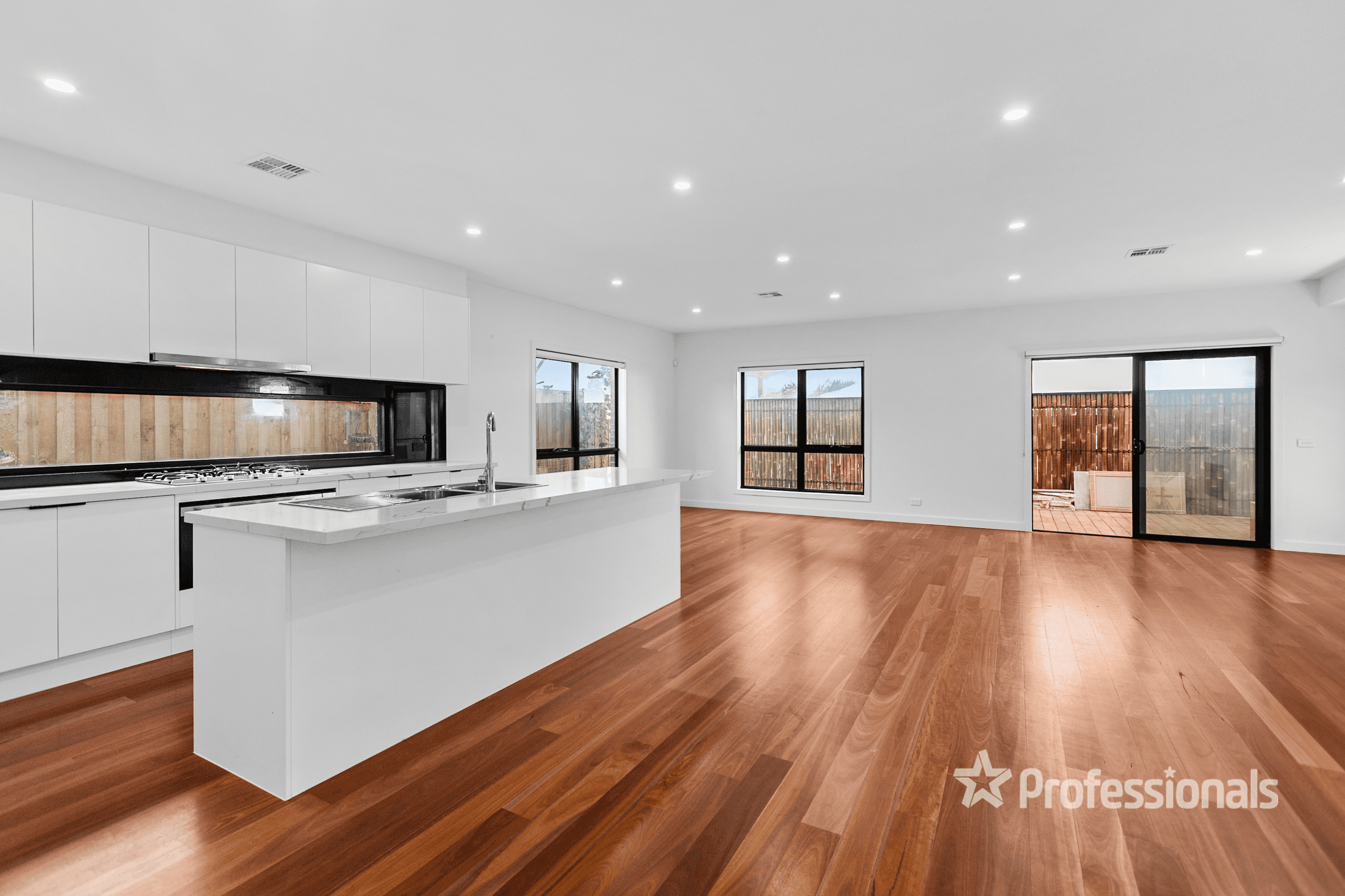 2 Sabot Close, WERRIBEE SOUTH, VIC 3030