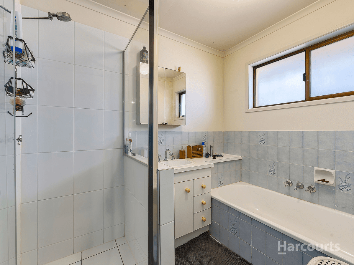 18 Progress Avenue, Beachmere, QLD 4510