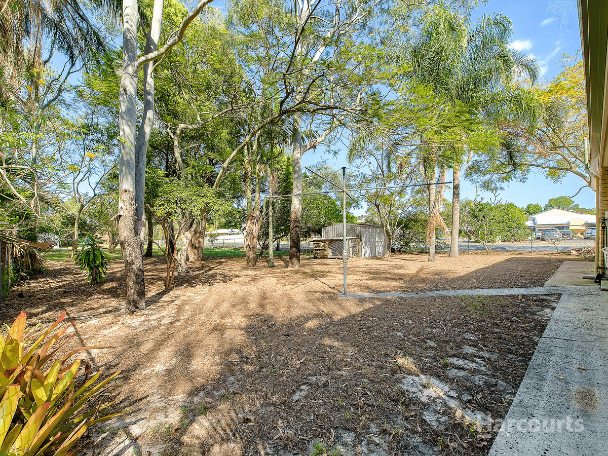 18 Progress Avenue, Beachmere, QLD 4510