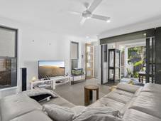 21 The Crestway, ROBINA, QLD 4226