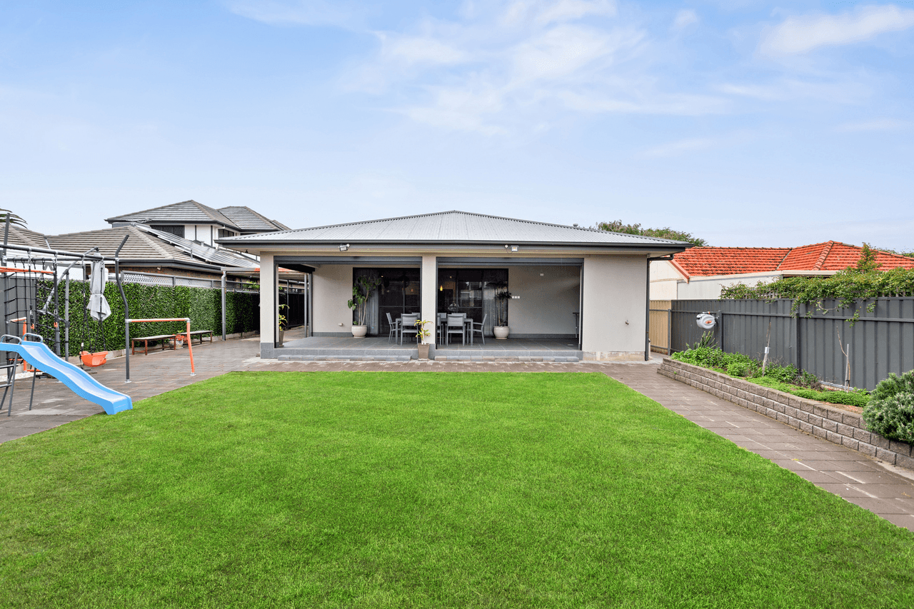 8 First Avenue, SEMAPHORE PARK, SA 5019