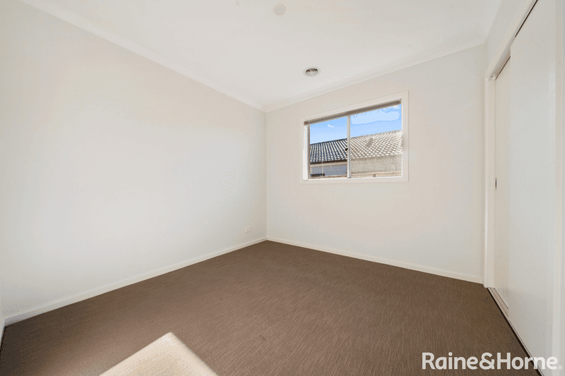 14 Gilfillan Circuit, THORNHILL PARK, VIC 3335