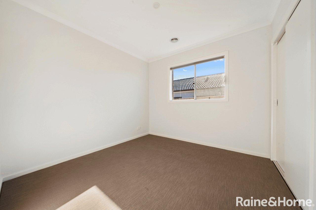 14 Gilfillan Circuit, THORNHILL PARK, VIC 3335