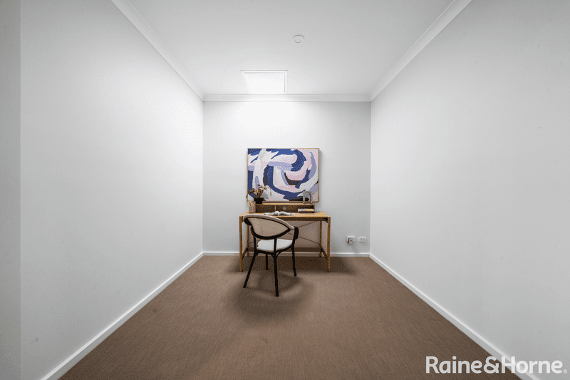 14 Gilfillan Circuit, THORNHILL PARK, VIC 3335