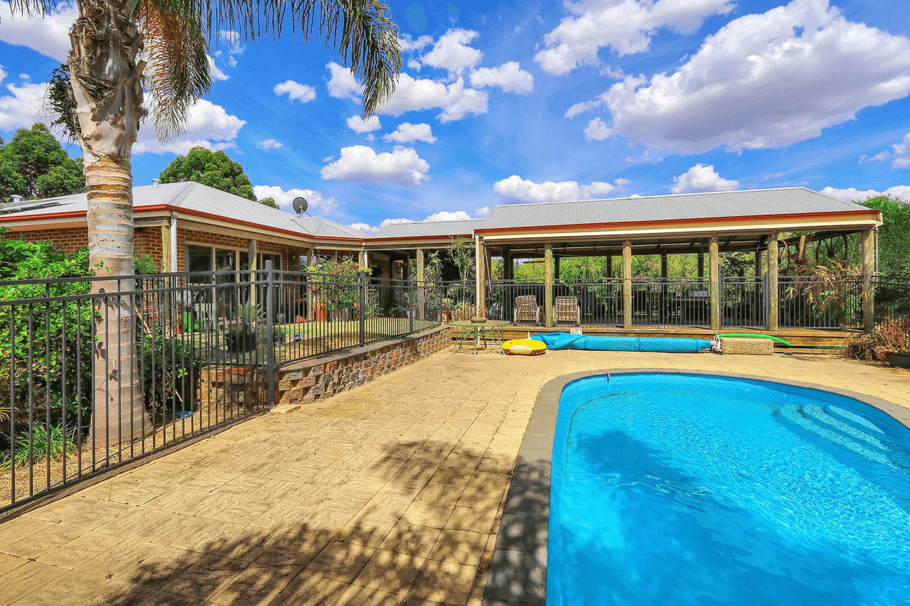 42 Levington Retreat, Wellard, WA 6170
