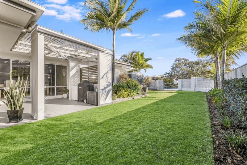 12 Ballinger Place, PELICAN WATERS, QLD 4551