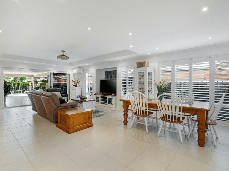 27 Trinity Point Drive, MORISSET PARK, NSW 2264