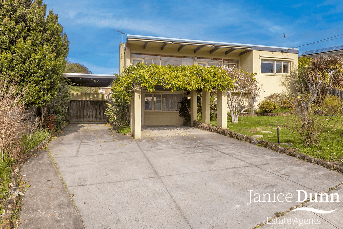 111 Fleetwood Crescent, Frankston South, VIC 3199