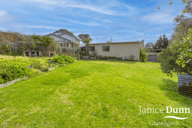 111 Fleetwood Crescent, Frankston South, VIC 3199