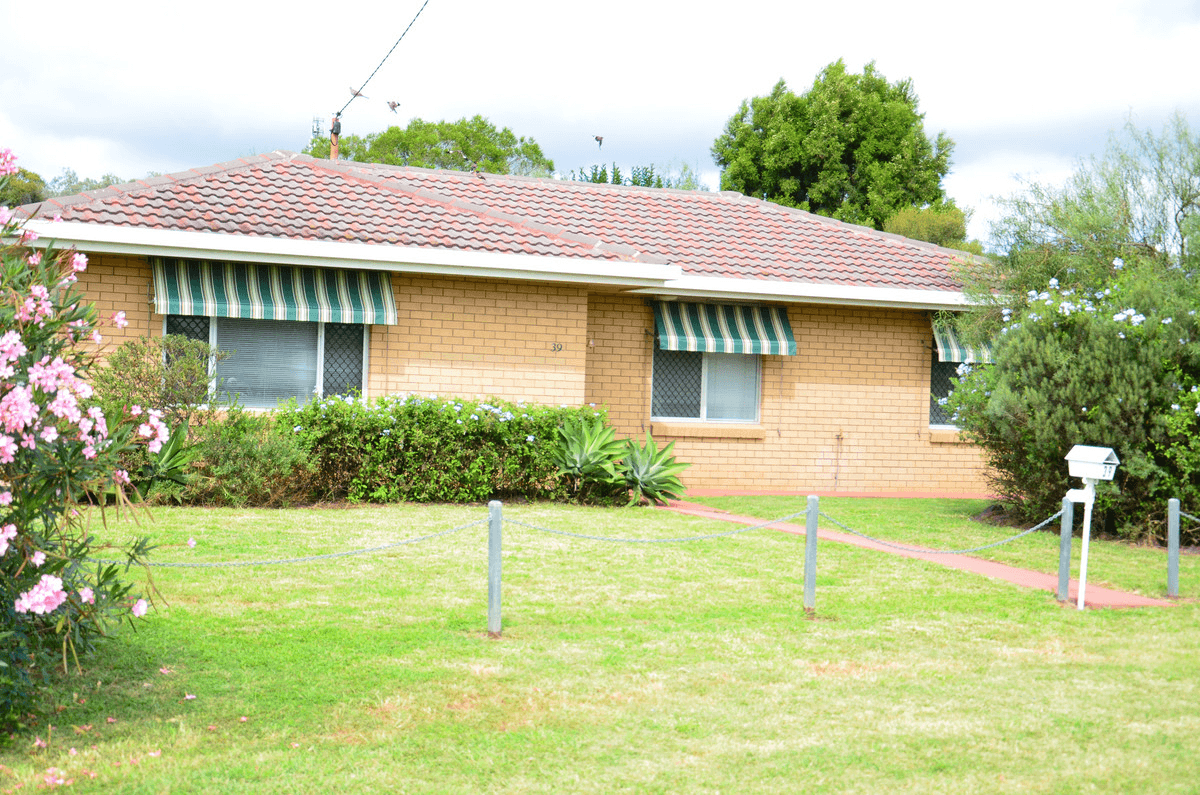 39 Aubigny Road, Oakey, QLD 4401