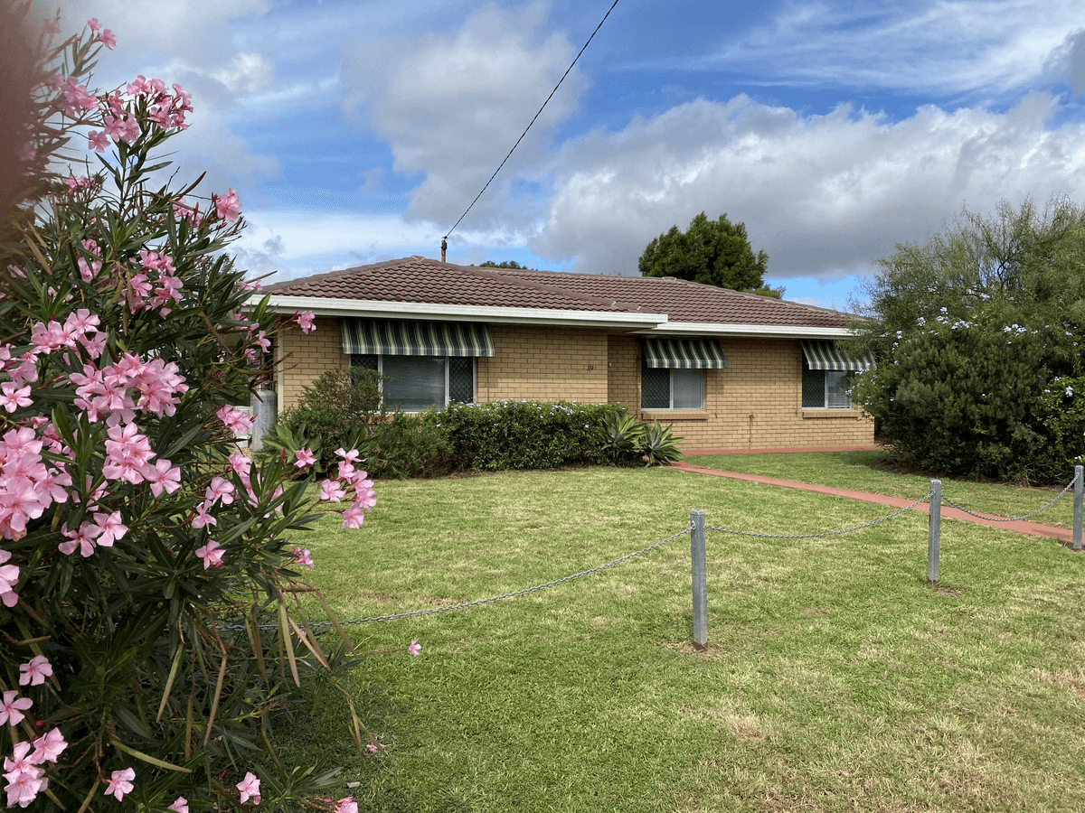 39 Aubigny Road, Oakey, QLD 4401