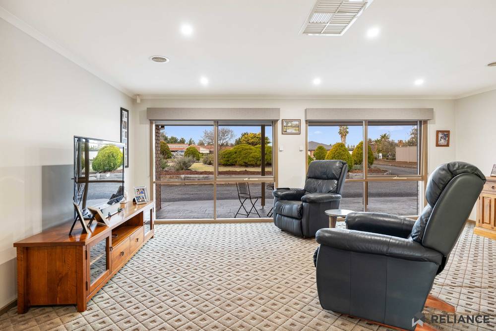 14 Springbank Way, Brookfield, VIC 3338