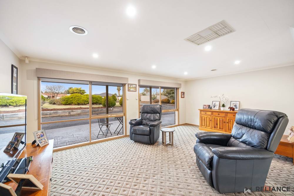 14 Springbank Way, Brookfield, VIC 3338