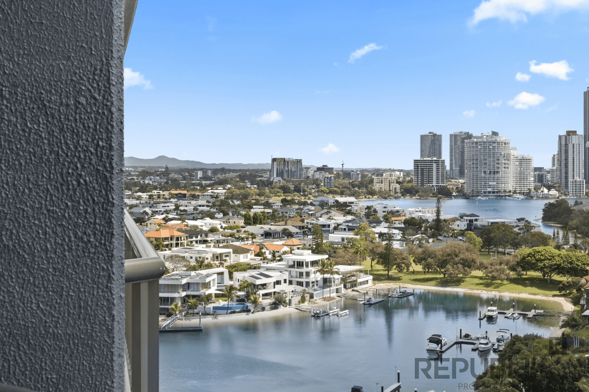 77/5 Admiralty Drive, SURFERS PARADISE, QLD 4217