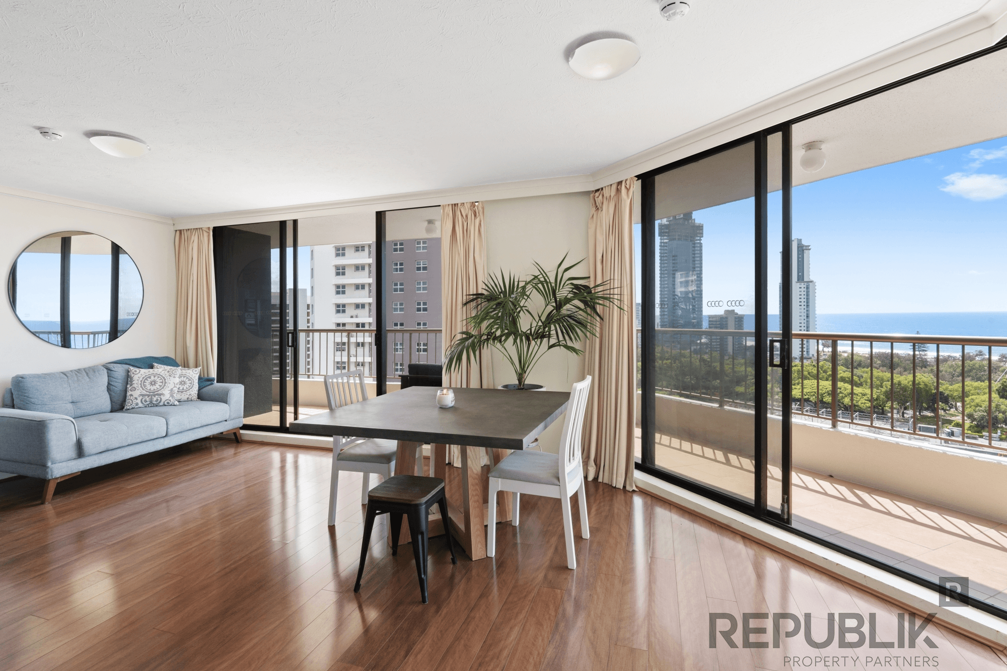 77/5 Admiralty Drive, SURFERS PARADISE, QLD 4217