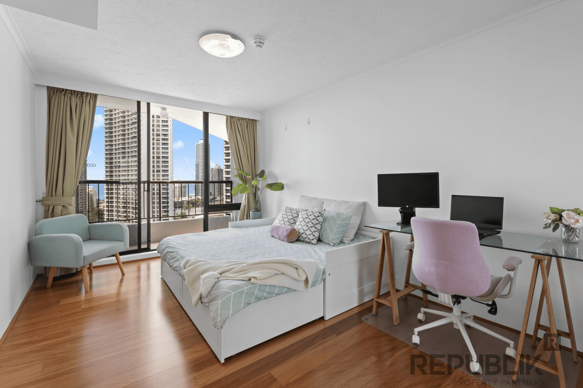 77/5 Admiralty Drive, SURFERS PARADISE, QLD 4217