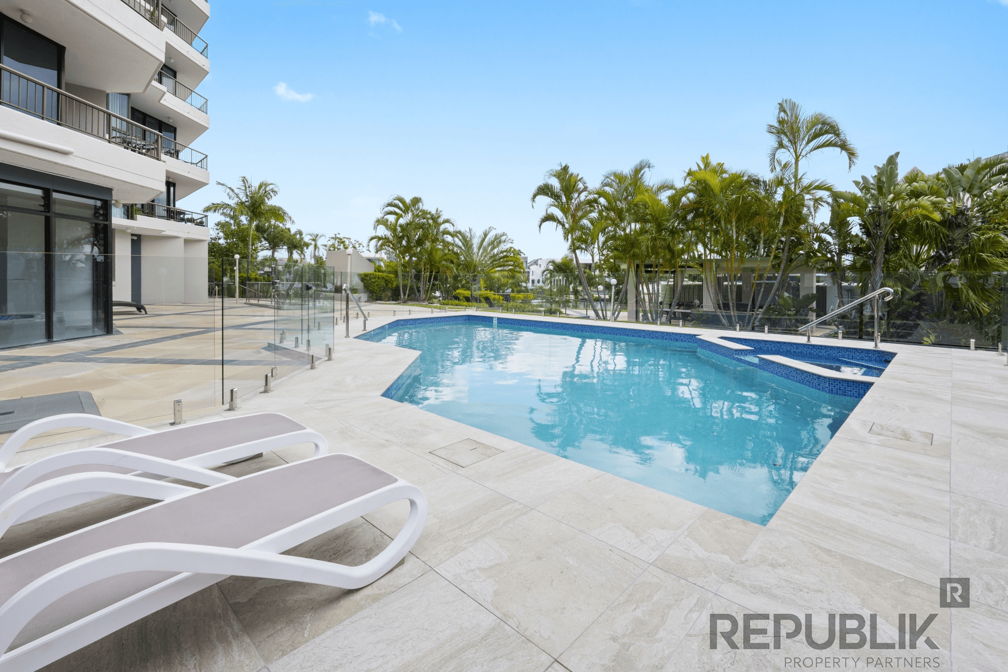 77/5 Admiralty Drive, SURFERS PARADISE, QLD 4217