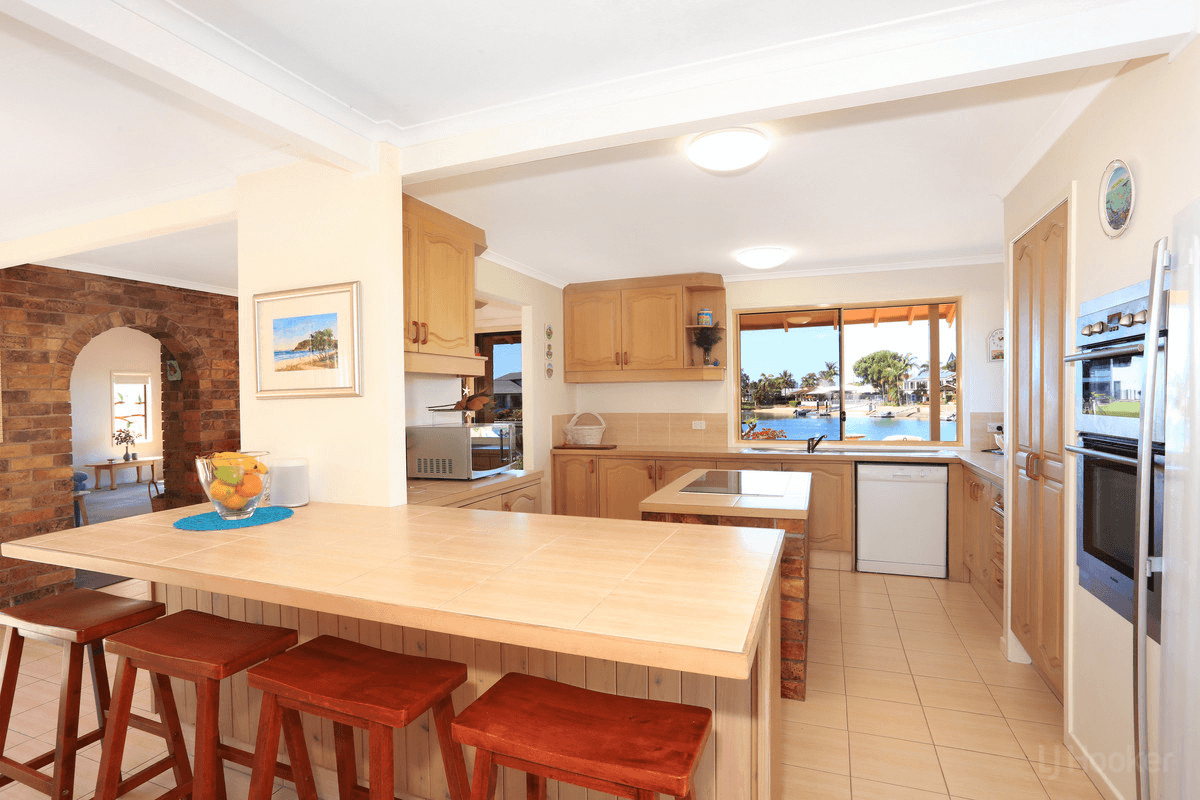 116 Tallebudgera Drive, PALM BEACH, QLD 4221