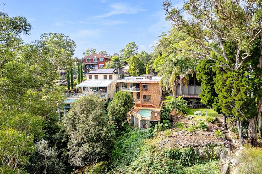 842 Henry Lawson Drive, Picnic Point, NSW 2213