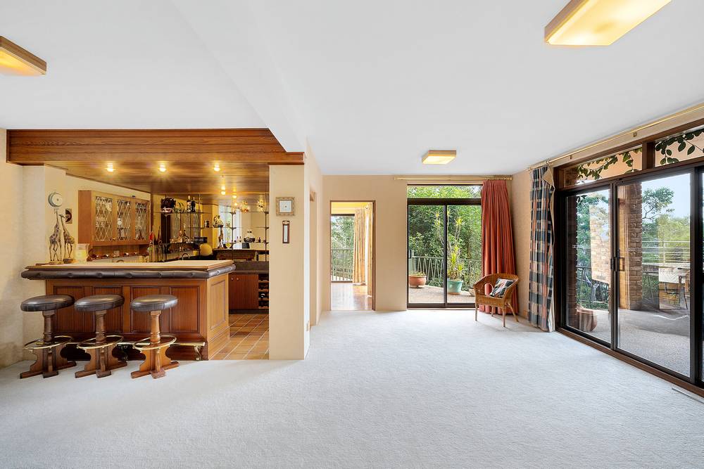 842 Henry Lawson Drive, Picnic Point, NSW 2213