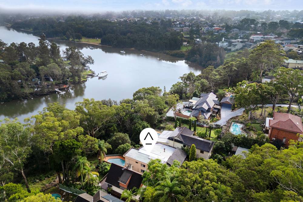 842 Henry Lawson Drive, Picnic Point, NSW 2213