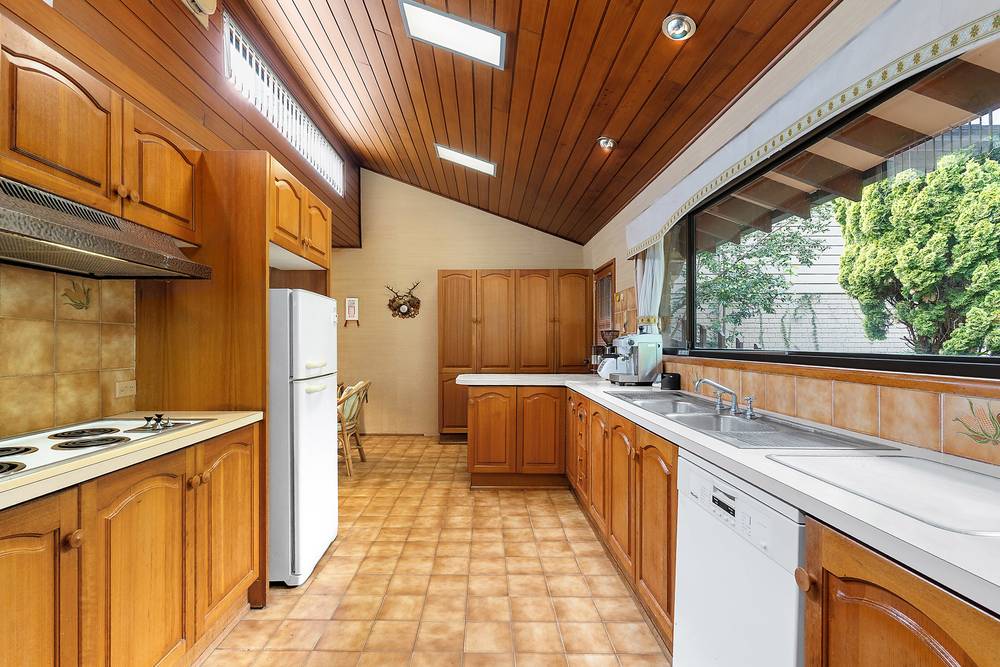 842 Henry Lawson Drive, Picnic Point, NSW 2213