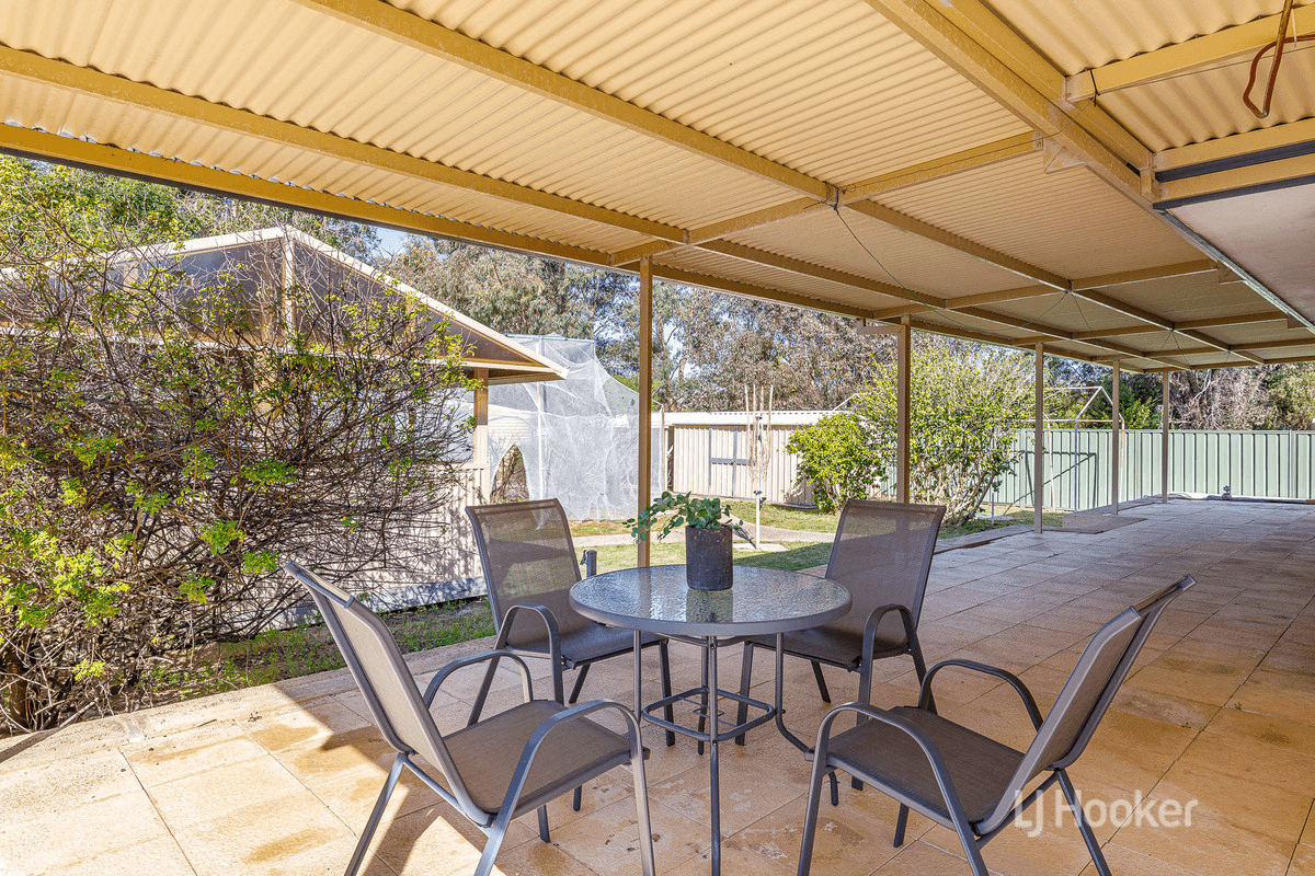 24 West Road, Capel, WA 6271