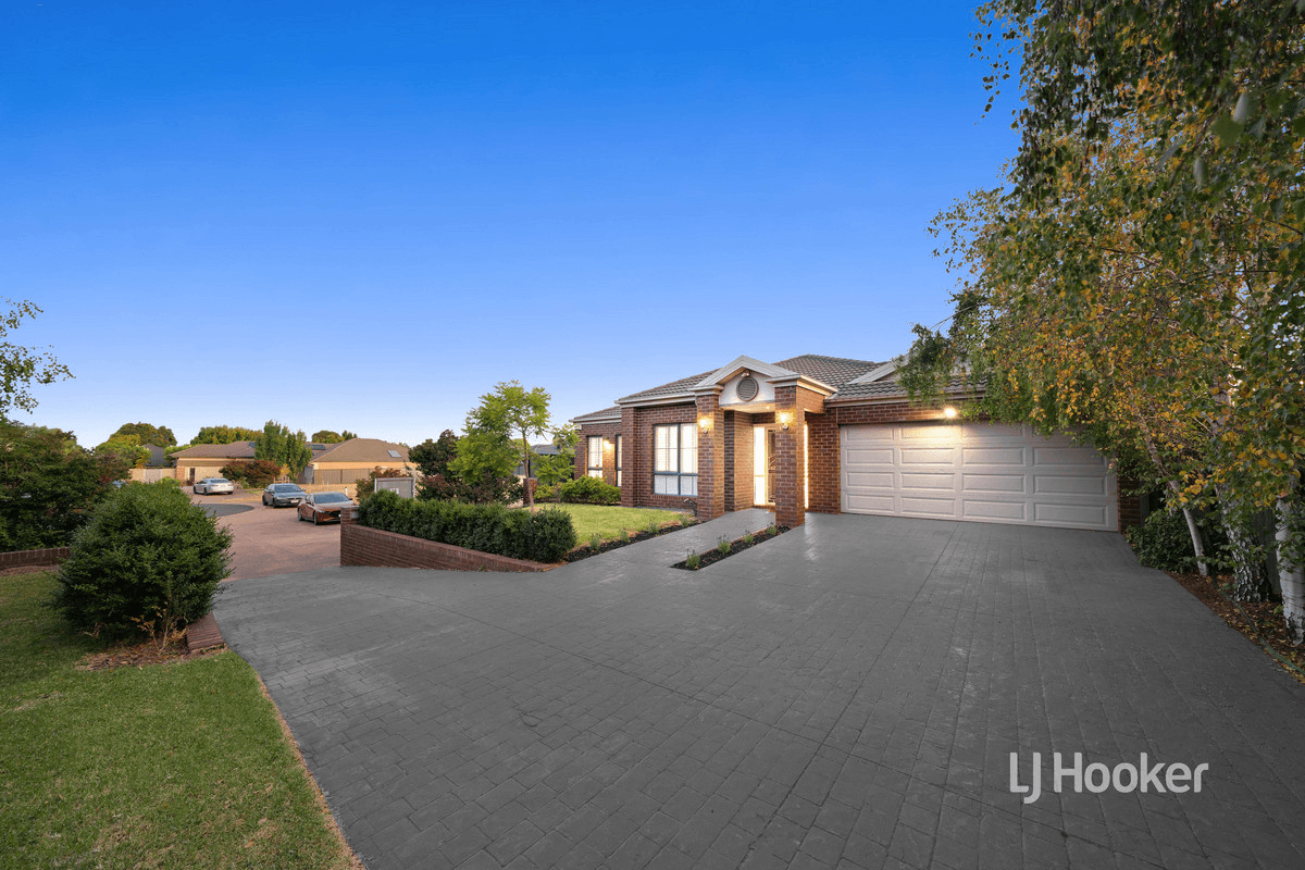 11 Cowan Parkway, POINT COOK, VIC 3030