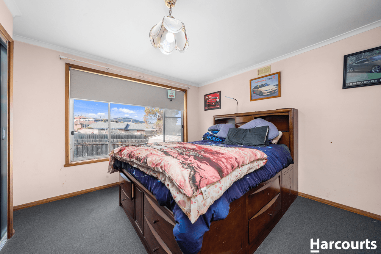 11 Vicary Place, ROKEBY, TAS 7019