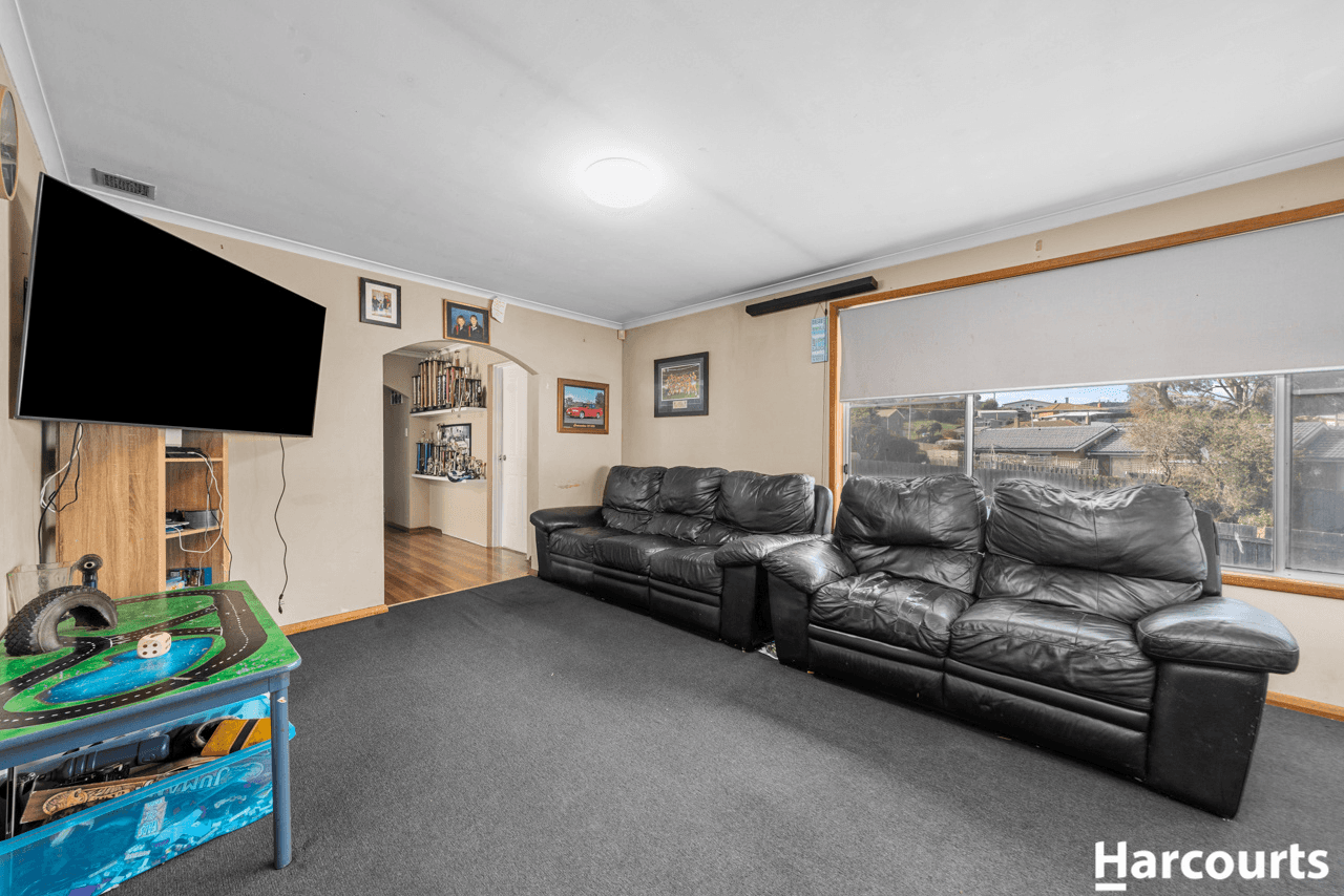 11 Vicary Place, ROKEBY, TAS 7019