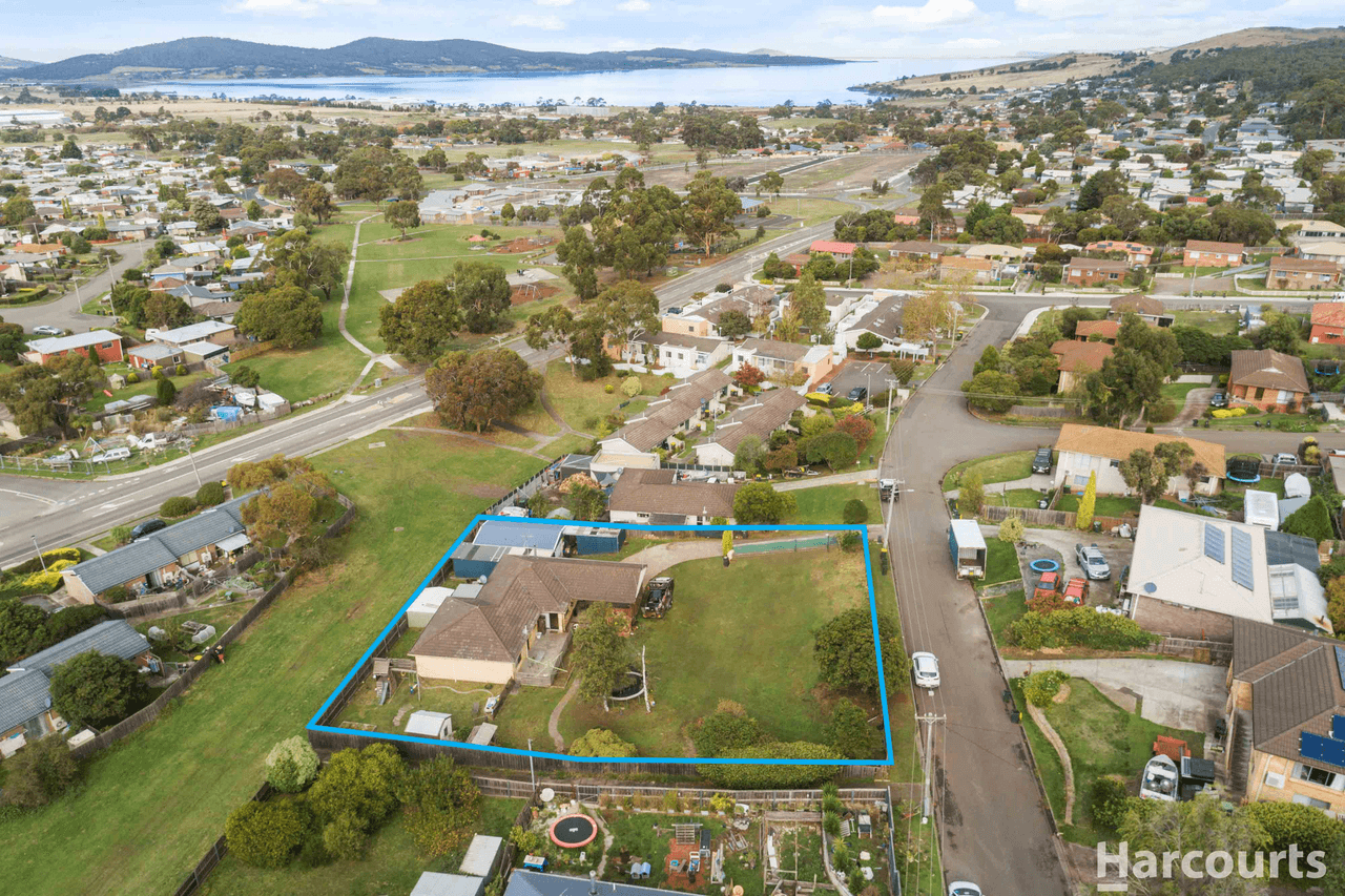 11 Vicary Place, ROKEBY, TAS 7019