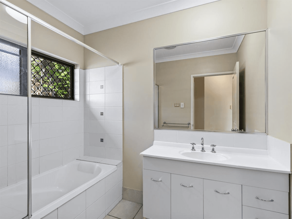 19 Lillipilli Street, Redlynch, QLD 4870