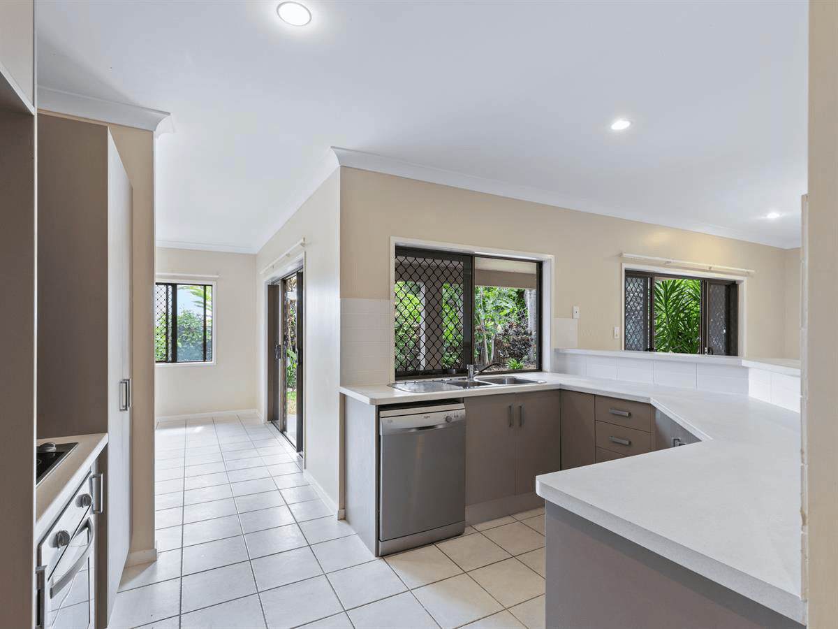 19 Lillipilli Street, Redlynch, QLD 4870