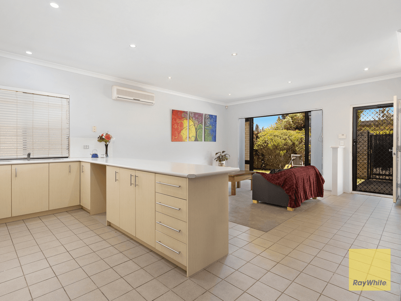 5/6 Valley Road, HALLS HEAD, WA 6210