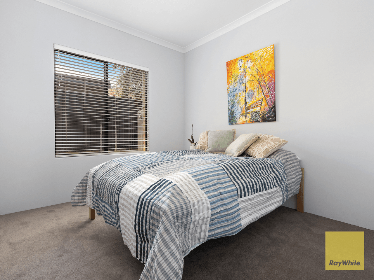 5/6 Valley Road, HALLS HEAD, WA 6210