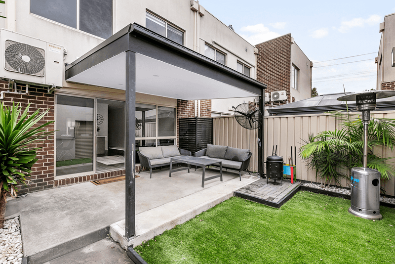 5 The Entrance, CAROLINE SPRINGS, VIC 3023