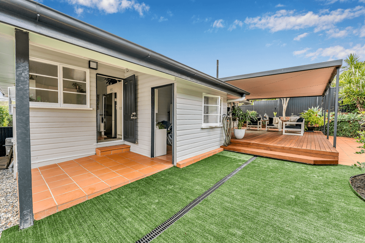 52 Albert Street, HOLLAND PARK WEST, QLD 4121