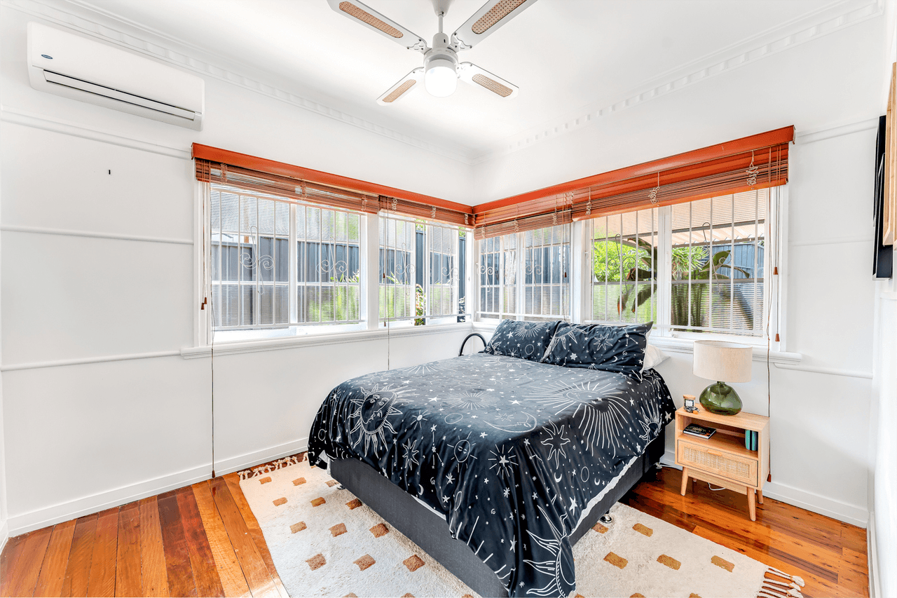 52 Albert Street, HOLLAND PARK WEST, QLD 4121