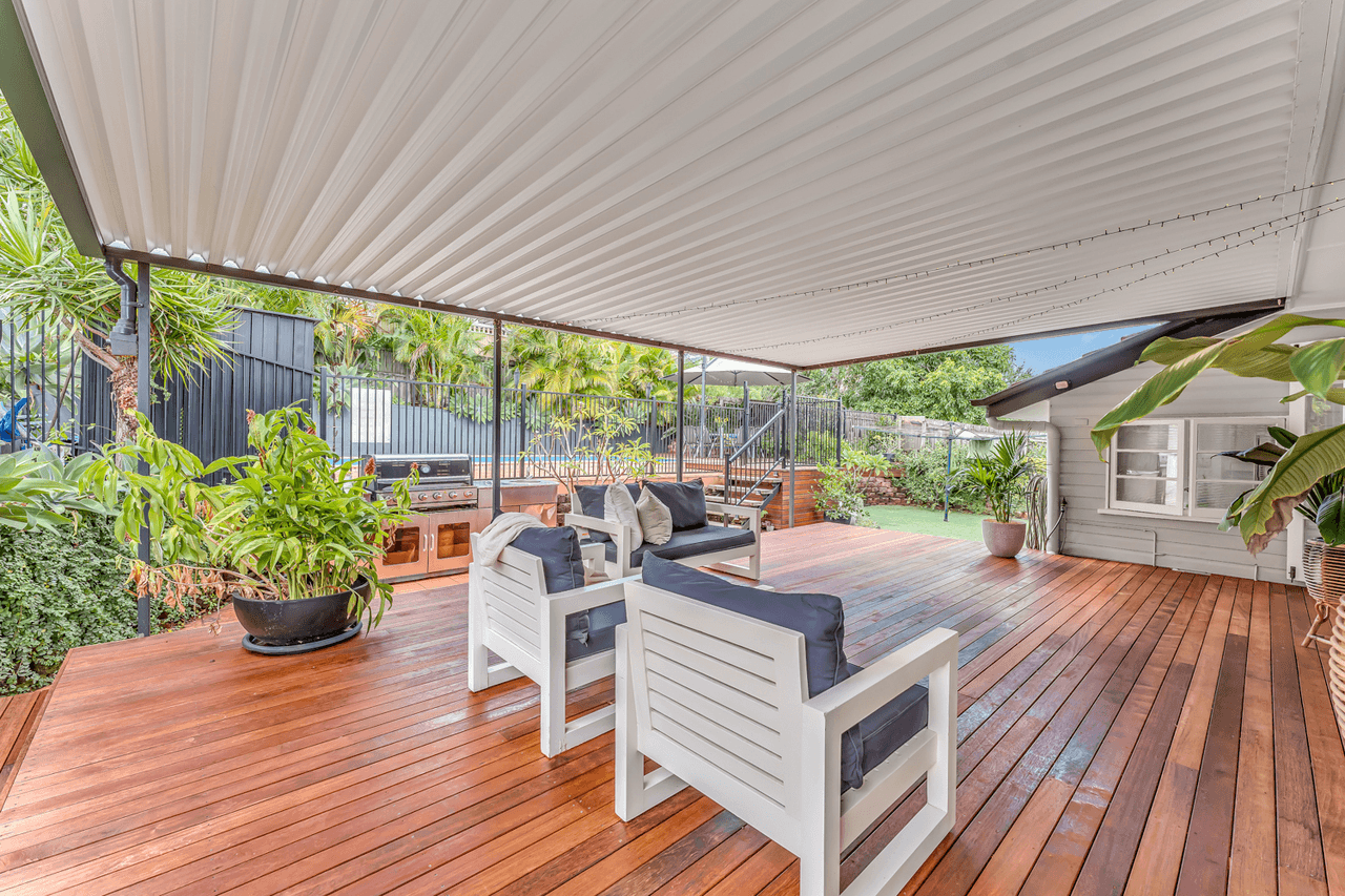 52 Albert Street, HOLLAND PARK WEST, QLD 4121