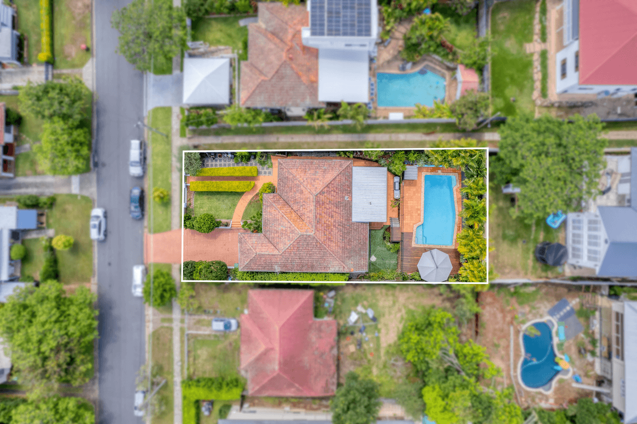 52 Albert Street, HOLLAND PARK WEST, QLD 4121