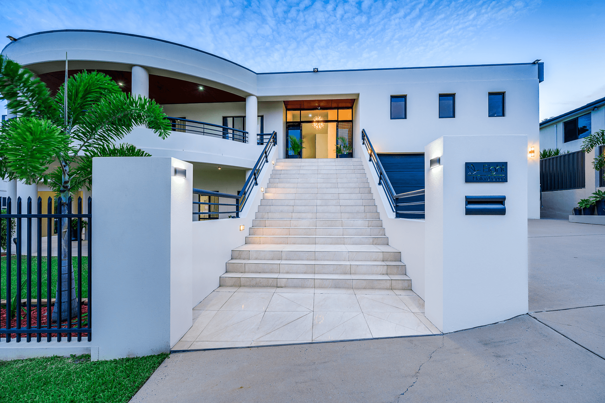 8 Mallard Court, SOUTH GLADSTONE, QLD 4680